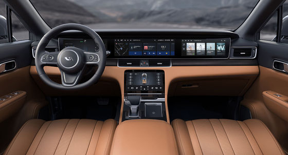 220km/h প্লাগ ইন হাইব্রিড SUV 700Km রেঞ্জ ফোর স্ক্রীন ছয় সিটার ইলেকট্রিক গাড়ি