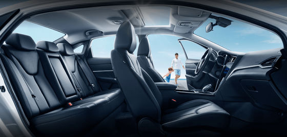 ডংফেং নিসান ভেনুসিয়া ডি60 ইভি 2500 মিমি - 3000 মিমি হুইলবেস বাম হাতের ড্রাইভ গাড়ি