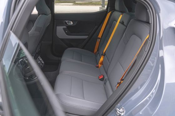 পোলেস্টার 2টি বড় বৈদ্যুতিক গাড়ি 485কিমি ফাস্ট চার্জিং SUV 4 সিটার কার 160কিমি/ঘন্টা