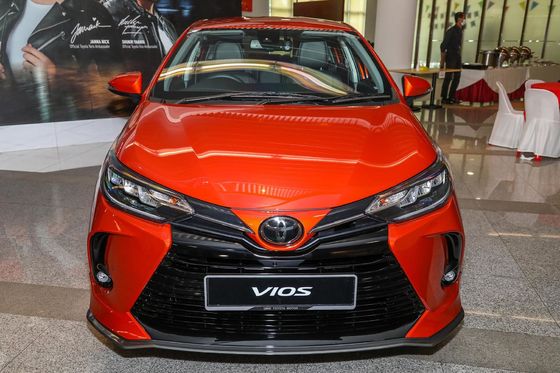 Toyota Vios মিডিয়াম ইলেকট্রিক কার 190km/H সর্বোচ্চ গতি FWD 5 সিটার সেডান