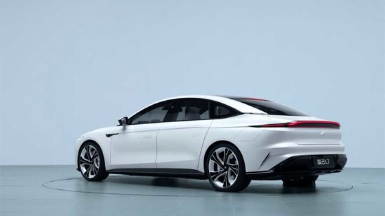 ZHIJI L7 হাই পারফরম্যান্স ইলেকট্রিক গাড়ি 615km নতুন শক্তির বৈদ্যুতিক যানবাহন