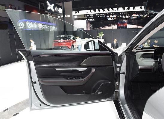 ইন্টেলিজেন্ট লিমুজিন ইলেকট্রিক কার Xpeng P7 Nedc 2WD 4WD 480 586 670 706km রেঞ্জ