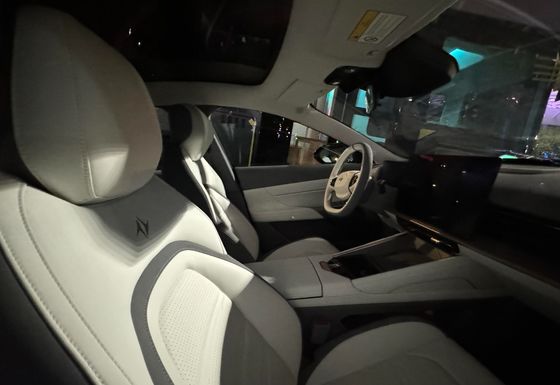 ডংফেং ইপি-০০৭ ১২০০ কিলোমিটার দূরত্ব এবং কাঁচা দরজার সর্বোচ্চ গতি ১৬৫ কিলোমিটার/ঘন্টা ৫টি দরজা