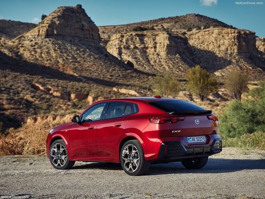 গরম বিক্রয় লং রেঞ্জ ইলেকট্রিক কার 2024 জন্য বিএমডব্লিউ IX2 449Km হাই স্পিড অটো নতুন শক্তি গাড়ী