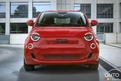 2024 FIAT 500e FWD মিনি ইলেকট্রিক গাড়ি 42kwh ব্যাটারি 94mph সর্বোচ্চ গতির সাথে