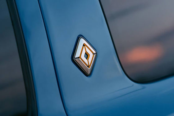 ২০২৩ রিভিয়ান আর১এস চার মোটর ৮০০ পি.এস. ৬৬০ কিমি রেঞ্জ ৩.১ সেকেন্ডে ৬০ মাইল গতিতে ছুঁয়েছে সব বৈদ্যুতিক পাওয়ার ট্রেন W ৭ সিট উচ্চমানের কার্বিন