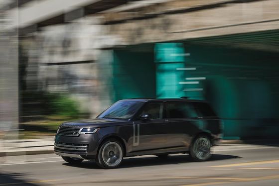 শক্তিশালী পরিবেশগত বৈদ্যুতিক গাড়ি রেঞ্জ P550e এর উপরে শক্তিশালী হাইব্রিড পাওয়ার ট্রেন w শক্তিশালী হাইব্রিড পাওয়ার ট্রেন 242km / h গতি