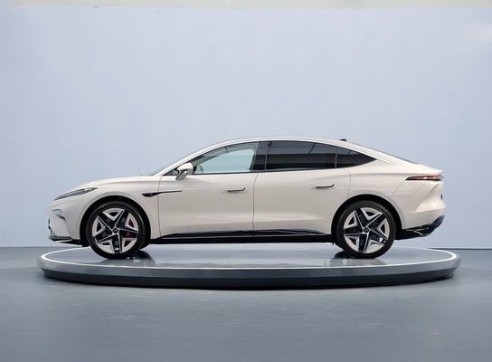 খাঁটি বৈদ্যুতিক গাড়ি ফাইফান এফ 7 বিনামূল্যে ব্যাটারি চার্জিং এবং জীবনকালের জন্য বিনিময় সহ আসে 500 কিমি আরডব্লিউডি ড্রাইভট্রেন বৈদ্যুতিক গাড়ি