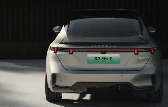 আজ সর্বশেষ লঞ্চ করা LYNK & CO 07 EM-P 126km দীর্ঘ পরিসীমা pro PHEV 160 kW বৈদ্যুতিক মোটর & 350N.m টর্ক নতুন শক্তি যানবাহন