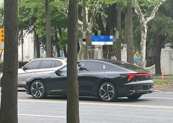 হটেস্ট বেইজিং অটো শো Jiyue07 200kw মোটরপাওয়ার 27w;.S বিশুদ্ধ বৈদ্যুতিক গাড়ি সর্বোচ্চ গতিতে 200km / h