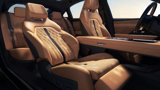 প্রথম পুরোপুরি বৈদ্যুতিক গাড়ি মাজদা ইজেড-৬ হল একটি মসৃণ পিছনের চাকা ড্রাইভ সেডান