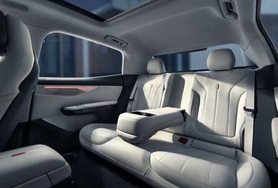 শক্তিশালী নতুন হাইব্রিড গাড়ি লিনক & CO 07 EM-P 163 PS এবং 255 Nm টর্ক এবং 160kw মোটর শক্তি & 3 গতি DHT গিয়ারবক্স সহ