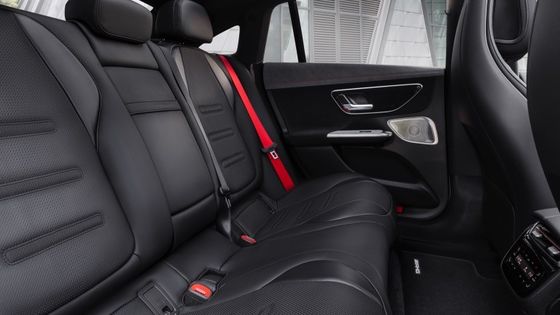 সুপার লং রেঞ্জ ইলেকট্রিক গাড়ির মের্সেডস-বেঞ্জ EQE AMG 53 4MATIC + সঙ্গে 460kw/625P.s মোটর শক্তি 220km/h সর্বোচ্চ গতি