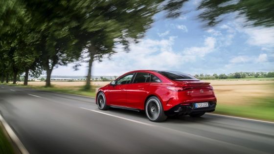 গরম বিক্রয় বৈদ্যুতিক গাড়ির মের্সেডস-বেঞ্জ EQE AMG 43 4MATIC 90.6kwh ব্যাটারি 450km ব্যাপ্তি 350kw/476P.s মোটর শক্তি সঙ্গে