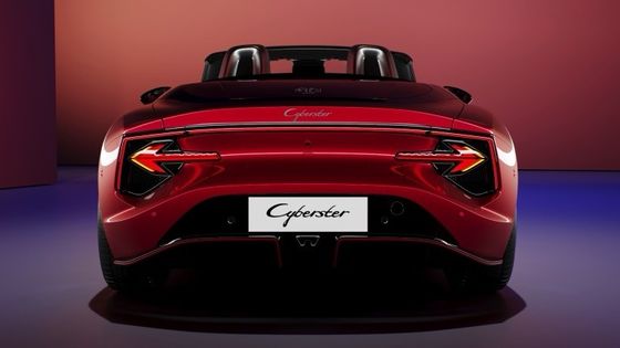 এম জি সাইবারস্টার ট্রফি অল ইলেকট্রিক স্পোর্টস কার একটি সুস্থ ৩৩৫ বিএইচপি এবং ৩৫০ পাউন্ড ফুট টর্ক, ৩৩৬ মাইল রেঞ্জ ৭৭ কিলোওয়াট ব্যাটারির নিচে