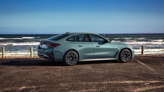 বিশুদ্ধ বৈদ্যুতিক গাড়ি উচ্চ পারফরম্যান্স 450km পরিসীমা বিএমডাব্লু আই 4 ত্বরণ 0-100km / h এ 3.9s 225km / h সর্বোচ্চ গতি 400kw শক্তি