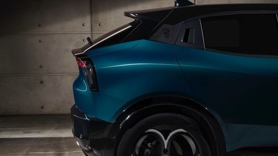 প্রথম ইভি কমপ্যাক্ট গাড়ি আলফা রোমিও জুনিয়র ইলেকট্রিক ৫৪.৮ কিলোওয়াট ব্যাটারি এবং সর্বোচ্চ শক্তি ১৫৮ কিলোওয়াট, ৩৪৫ মাইল পর্যন্ত রেঞ্জ