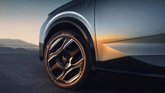 প্রিসেল 2024 Peugeot E-5008 এসইউভি 500km পরিসীমা 326 অশ্বশক্তি (240 KW) ডুয়াল মোটর AWD খাঁটি বৈদ্যুতিক যানবাহন