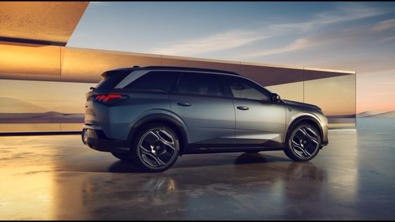 প্রিসেল 2024 Peugeot E-5008 এসইউভি 500km পরিসীমা 326 অশ্বশক্তি (240 KW) ডুয়াল মোটর AWD খাঁটি বৈদ্যুতিক যানবাহন