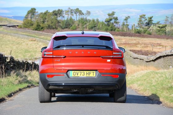 ওল্টপ 326 মাইল 4.7 সেকেন্ডের ত্বরণ 0-62mph 408hp মোটর অশ্বশক্তি সহ অল-রাউন্ড ইভি ভলভো EC40 আলটিমেট টুইন মোটর