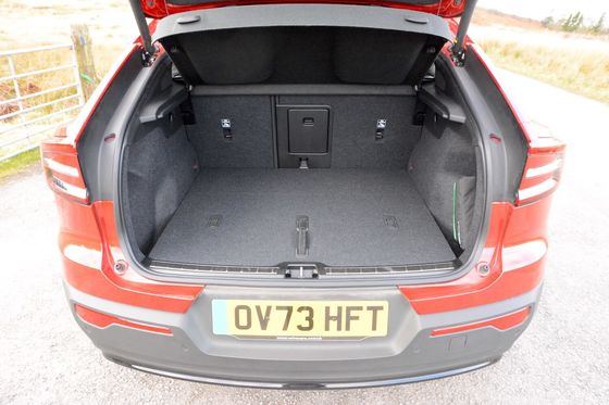 ওল্টপ 326 মাইল 4.7 সেকেন্ডের ত্বরণ 0-62mph 408hp মোটর অশ্বশক্তি সহ অল-রাউন্ড ইভি ভলভো EC40 আলটিমেট টুইন মোটর