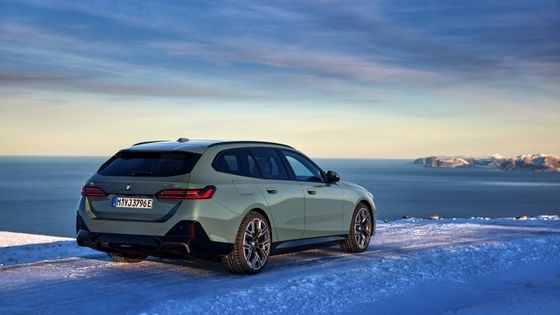 সর্বশেষ ইভি গাড়ি সমন্বয় 84.4kWh ব্যাটারি 329মাইল পরিসীমা সঙ্গে 335bhp/430Nm এ BMW i5 Touring eDrive40 একক গতির RWD