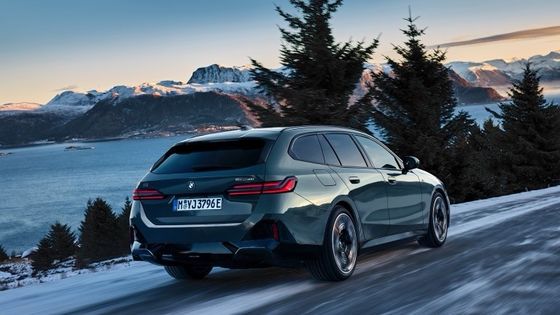 সর্বশেষ ইভি গাড়ি সমন্বয় 84.4kWh ব্যাটারি 329মাইল পরিসীমা সঙ্গে 335bhp/430Nm এ BMW i5 Touring eDrive40 একক গতির RWD