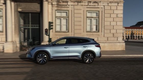 FWD 1.5L ইঞ্জিন BYD SEAL U DM-i PHEV বৈদ্যুতিক মোটর সহ বৈদ্যুতিক গাড়ি 18.3kwh ব্যাটারি সর্বোচ্চ শক্তি 214bhp