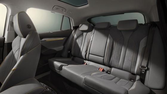 আরামদায়ক ব্যবহারিক মেড@স্কোদা ইয়েনিক কুপে60 খাঁটি বৈদ্যুতিক গাড়ি 132kw/179Ps মোট শক্তি WLTP 408km