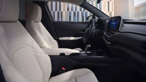 লেক্সাস ইউএক্স৩০০ই ২০২৩ পর্যালোচনা, অল ইলেকট্রিক ইভি ৪৪০ কিমি রেঞ্জ ডব্লিউএলটিপি ৭.৫ সেকেন্ড 0-100 কিমি/ঘন্টা ত্বরণ ১৫০ কিলোওয়াট পাওয়ার সহ খাঁটি বৈদ্যুতিক গাড়ি