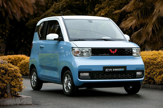 120km range Wuling Electric Vehicles RWD 3 Door 2 Box 4 Seater Electric Mini Car