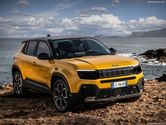 Small Compact Family Focused All Electric Crossover SUV Jeep Avenger With WLTP400km