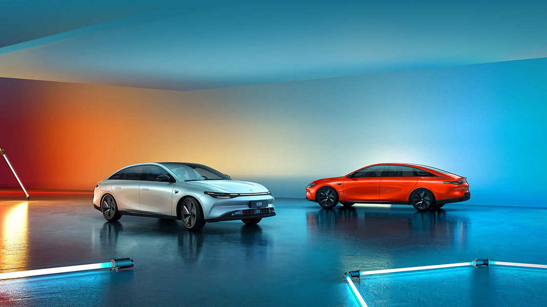 লিপমোটর C01 হাই পারফরম্যান্স ইলেকট্রিক গাড়ি EV 180km/h 2930mm হুইলবেস