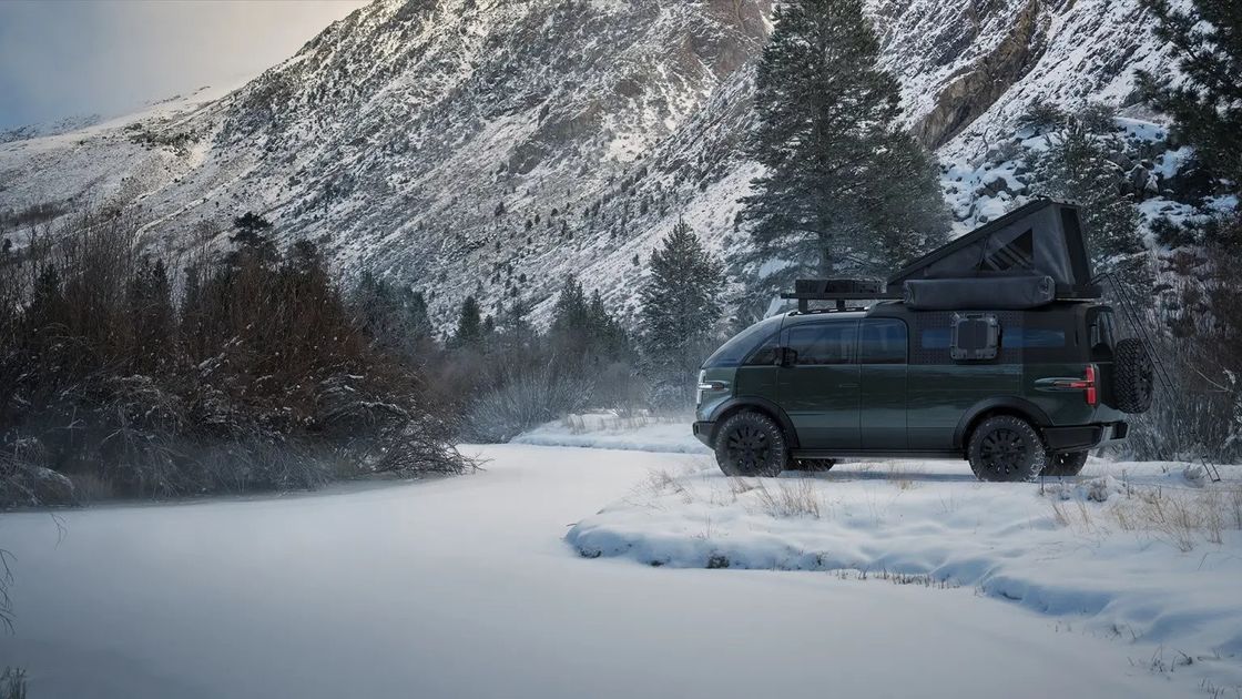 একটি বিশেষভাবে নির্মিত ট্রাক ক্যানো পিকআপ 8 ফুট বিছানা সঙ্গে প্রশস্ত স্টোরেজ অভ্যন্তর