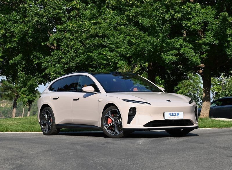 পর্যাপ্ত রঙের সাথে স্টক নতুন শক্তি যানবাহন 2024 নিও ET5T ওয়েলাই ইলেকট্রিক যানবাহন 75kwh 200km/h উচ্চ গতির গাড়ী