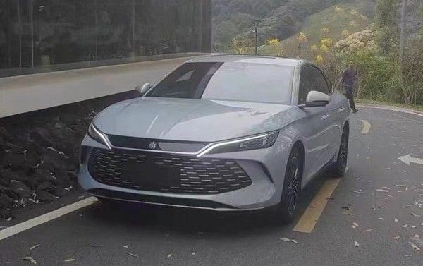 প্রি-সেল ২০২৪ বিওয়াইডি কুইন এল ডিএম-আই ৮০ কিলোমিটার বৈদ্যুতিক যানবাহন শীঘ্রই অবতরণ হাইব্রিড গাড়ি ১.৫ টি ১০১ পিএস এল ৪ নিউ এনার্জি গাড়ি