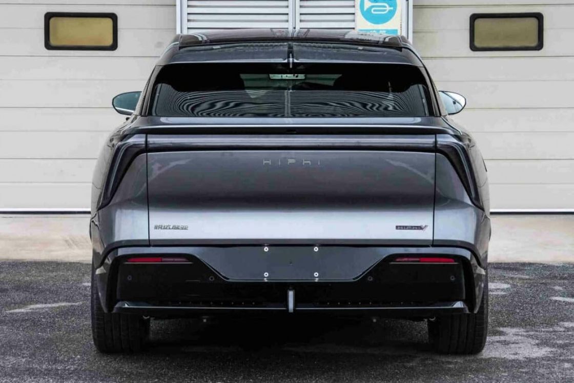 Pure Electric SUV Hiphi Y 560km RWD Pioneer Edition 0.63 ঘন্টা দ্রুত চার্জিং সহ 190km/h সর্বোচ্চ গতি 336PSmotorpower নতুন ইভি গাড়ি